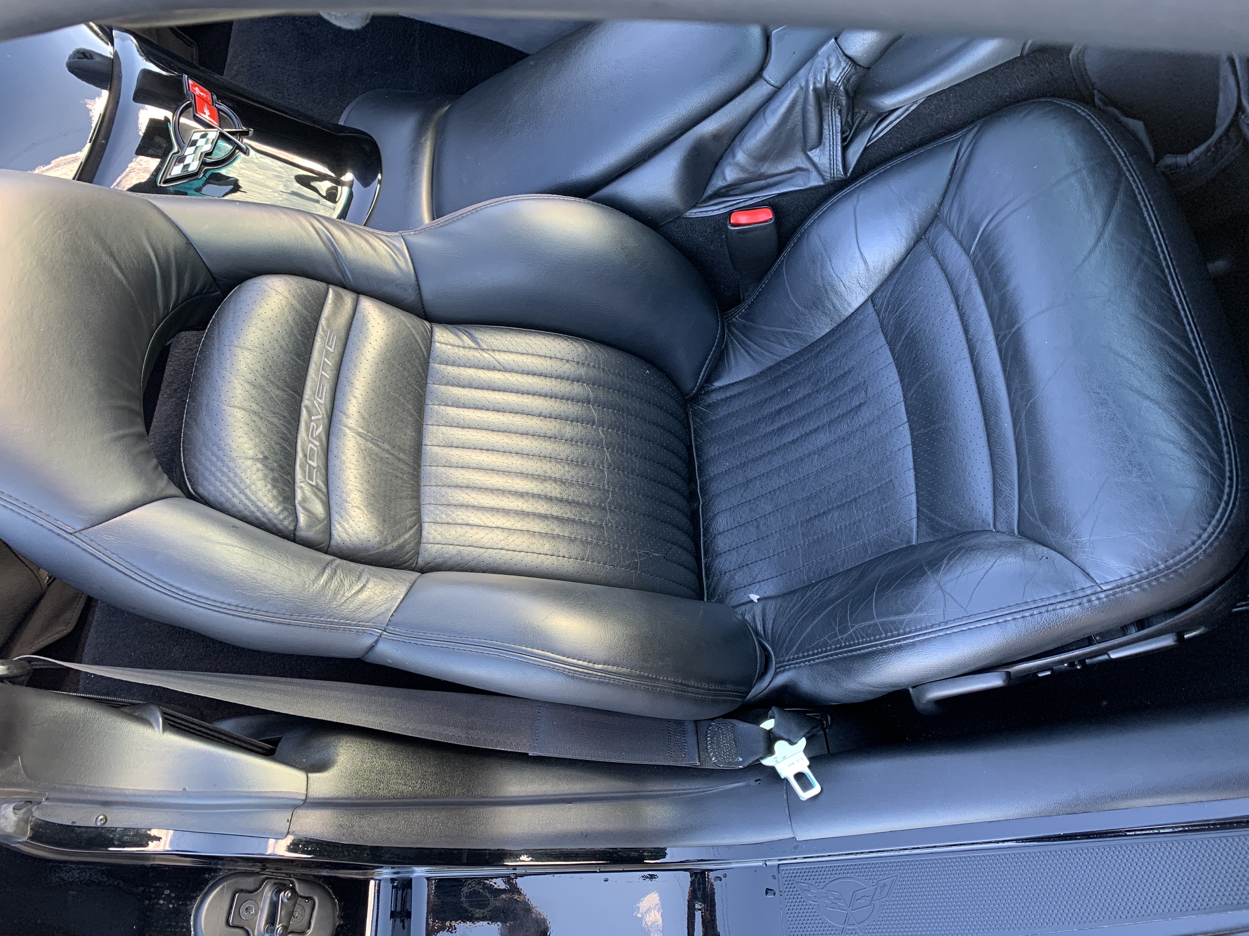Used 2000 Chevrolet Corvette Convertible w/ Memory Pkg RWD image 18