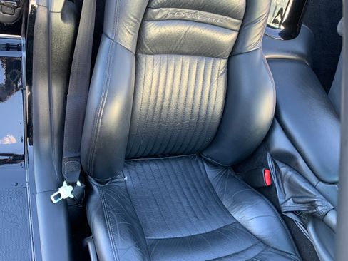 Used 2000 Chevrolet Corvette Convertible w/ Memory Pkg RWD image 18