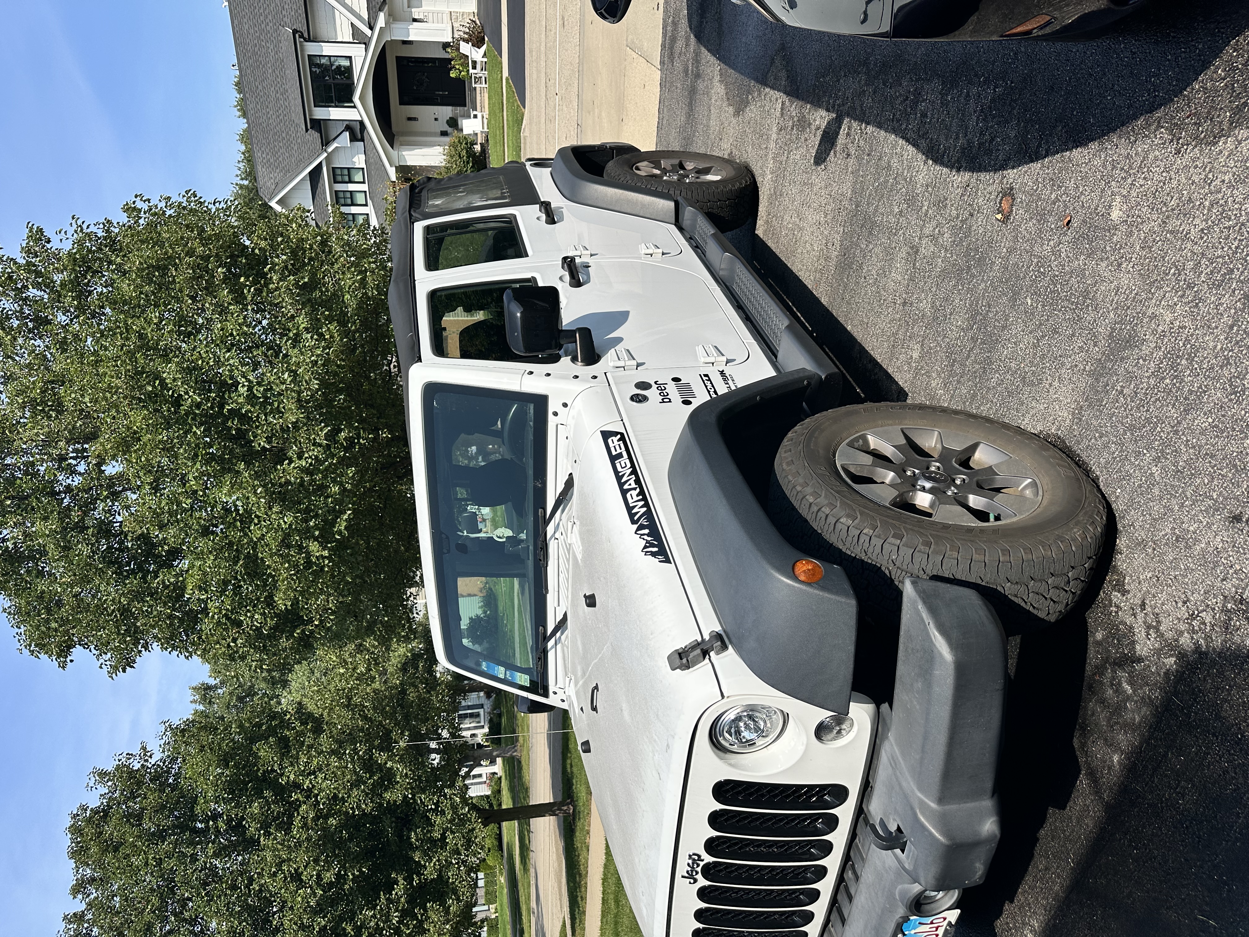 Used 2018 Jeep Wrangler Unlimited Sport w/ Connectivity Group AWD/4WD image 1