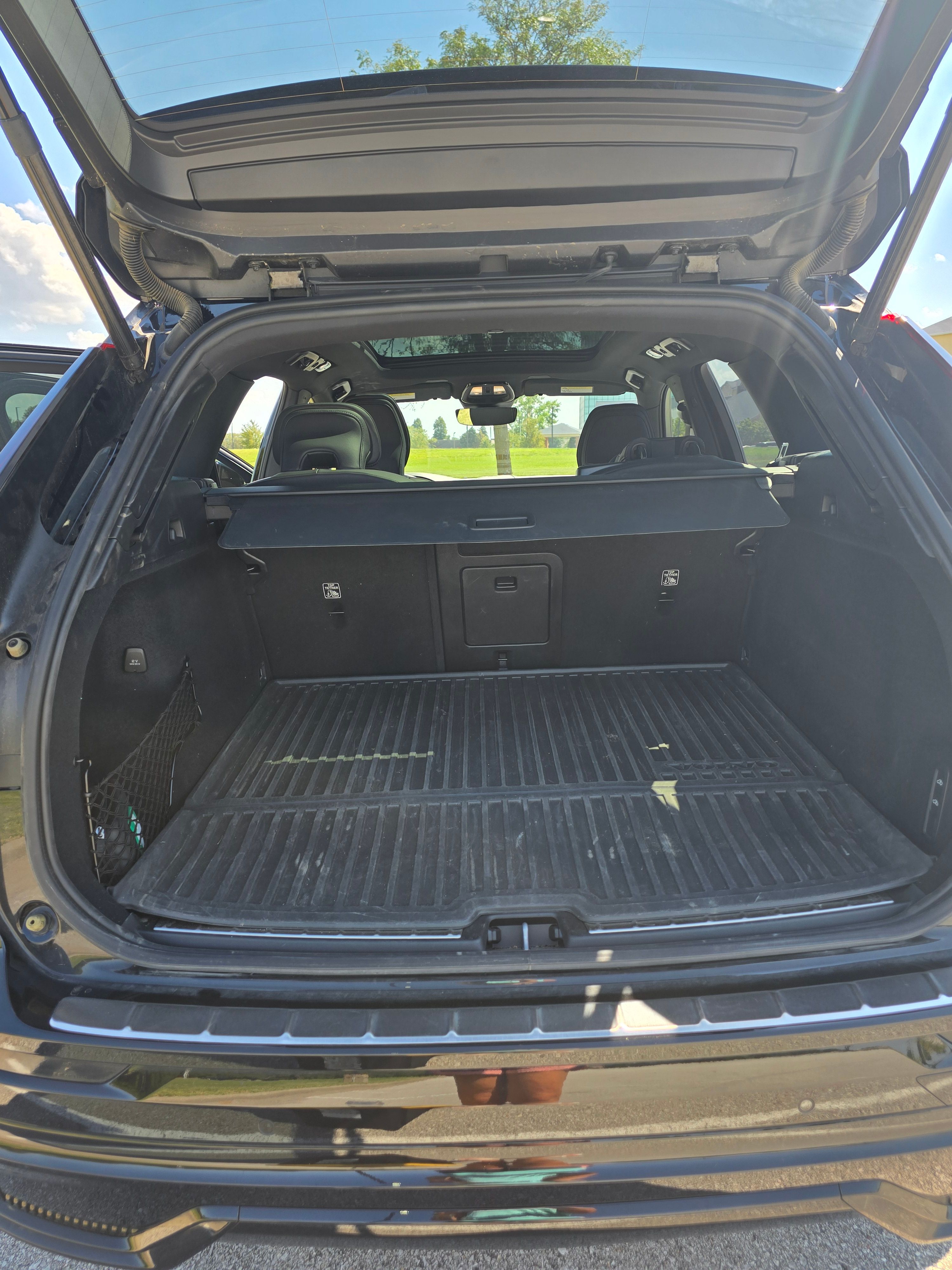 Used 2024 Volvo XC60 T8 Ultimate w/ Protection Package Premier AWD/4WD image 8