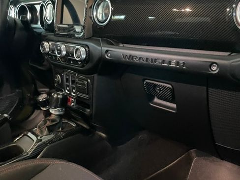 Used 2021 Jeep Wrangler Rubicon w/ Cold Weather Group AWD/4WD image 5
