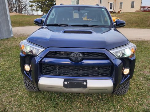 Used 2019 Toyota 4Runner TRD Off-Road Premium image 9