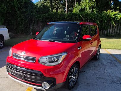 Used 2017 Kia Soul ! w/ Tech Package