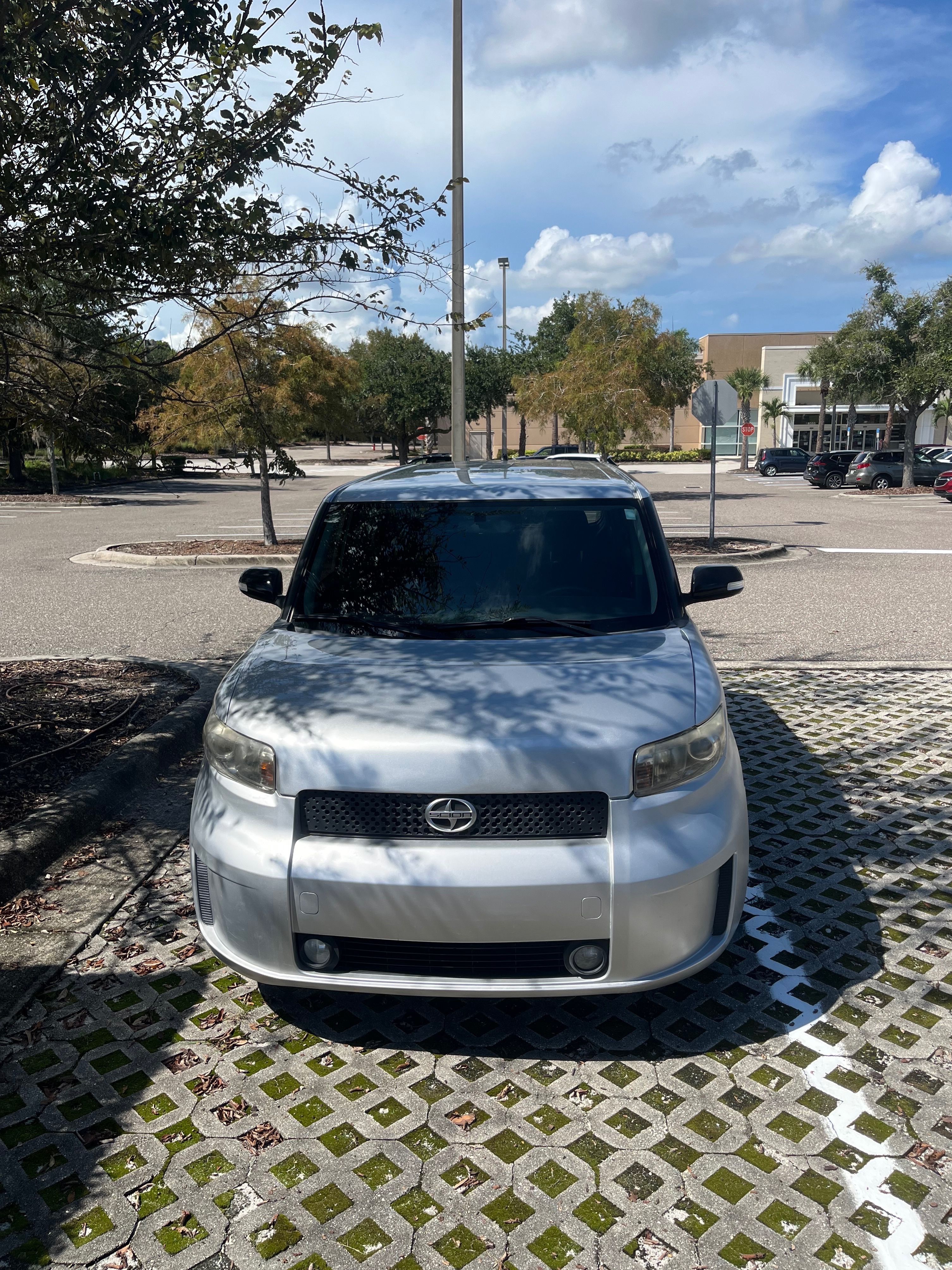 Used 2010 Scion xB FWD image 6