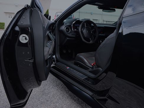 Used 2019 Chevrolet Camaro ZL1 image 10