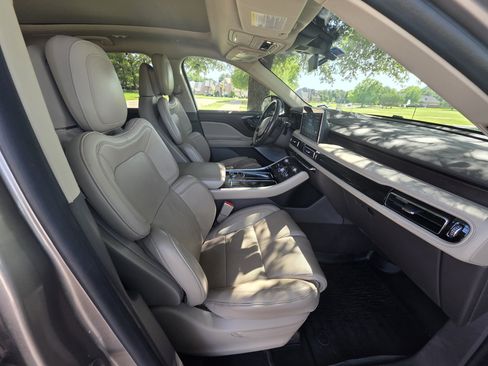 Used 2020 Lincoln Aviator Reserve w/ Equipment Group 202A AWD/4WD image 26