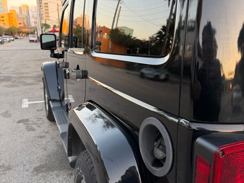 Used 2015 Jeep Wrangler Unlimited Sahara w/ Dual Top Group image 5