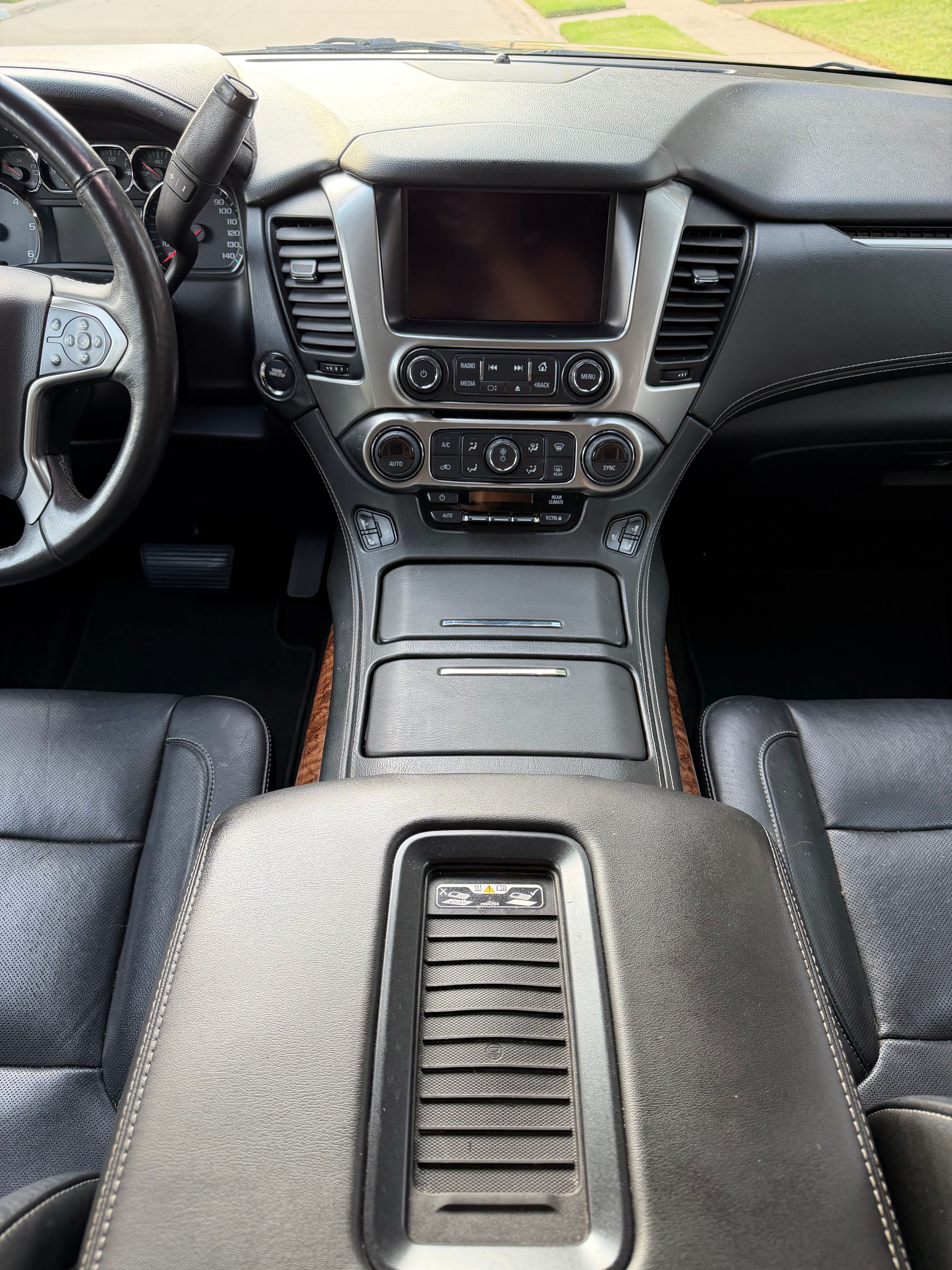 Used 2017 Chevrolet Suburban Premier AWD/4WD image 6