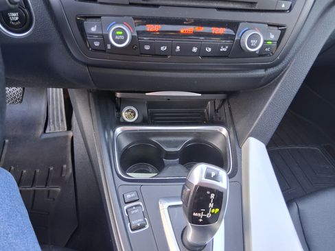 Used 2013 BMW 320i xDrive Sedan image 2