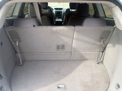 Used 2016 Chevrolet Traverse LT w/ Style and Technology Package image 16
