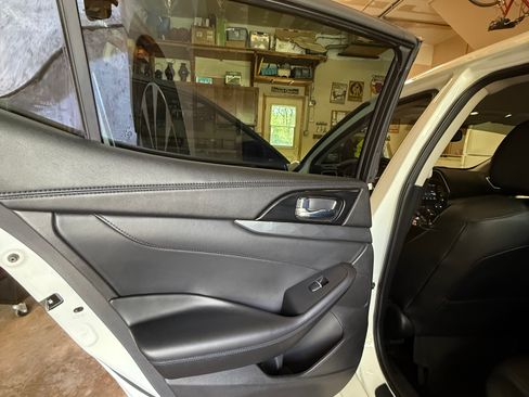Used 2017 Nissan Maxima SR FWD image 20