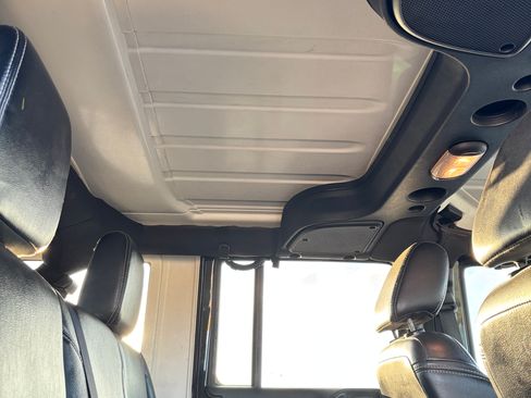 Used 2015 Jeep Wrangler Unlimited Sahara image 14