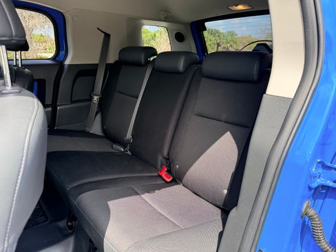 Used 2007 Toyota FJ Cruiser 4WD image 12