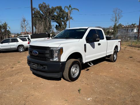 Used 2019 Ford F250 XL w/ Power Equipment Group AWD/4WD image 1