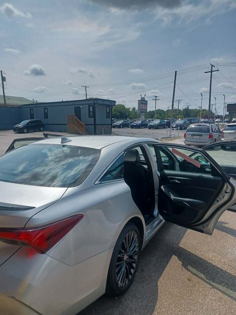Used 2021 Toyota Avalon XSE w/ Carpet Mat Package (TMS) FWD image 5