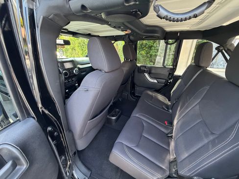 Used 2013 Jeep Wrangler Unlimited Sahara w/ Trailer Tow Group image 11