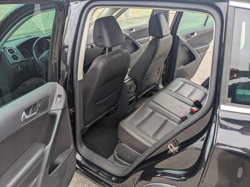 Used 2016 Volkswagen Tiguan SE image 11