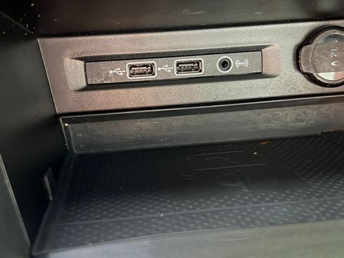 Used 2020 Volkswagen Tiguan SE R-Line image 21