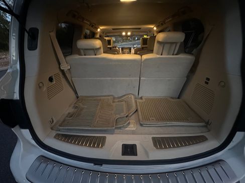 Used 2014 INFINITI QX80 2WD w/ Deluxe Touring Package image 13