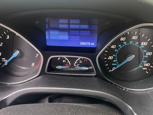 Used 2014 Ford Focus SE w/ SE Winter Package FWD image 11