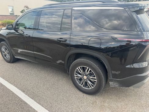 Used 2025 Chevrolet Traverse LT w/ LPO, Floor Liner Package AWD/4WD image 9