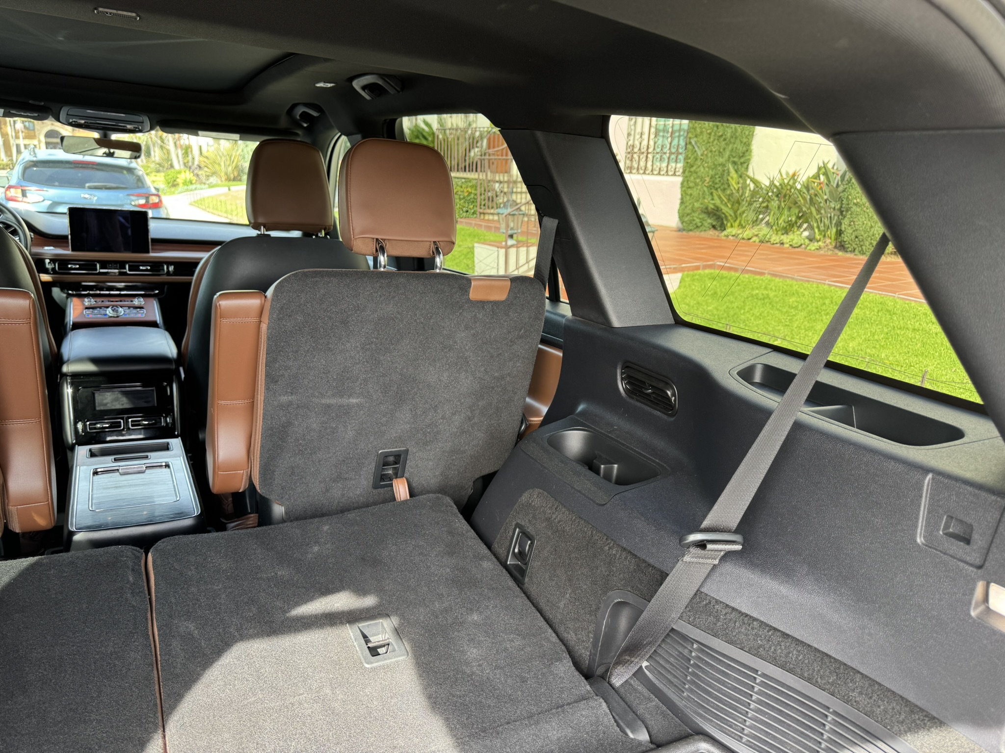 Used 2023 Lincoln Aviator Reserve w/ Equipment Group 201A RWD image 25
