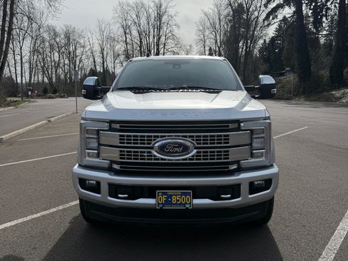 Used 2019 Ford F250 Platinum image 2