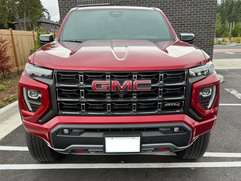 Used 2023 GMC Canyon AT4 w/ AT4 Premium Package AWD/4WD image 2