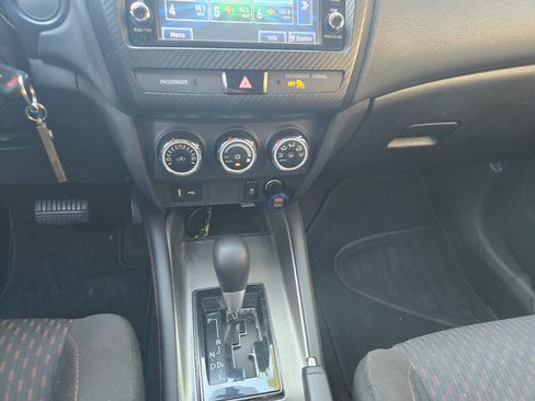 Used 2018 Mitsubishi Outlander Sport LE image 5