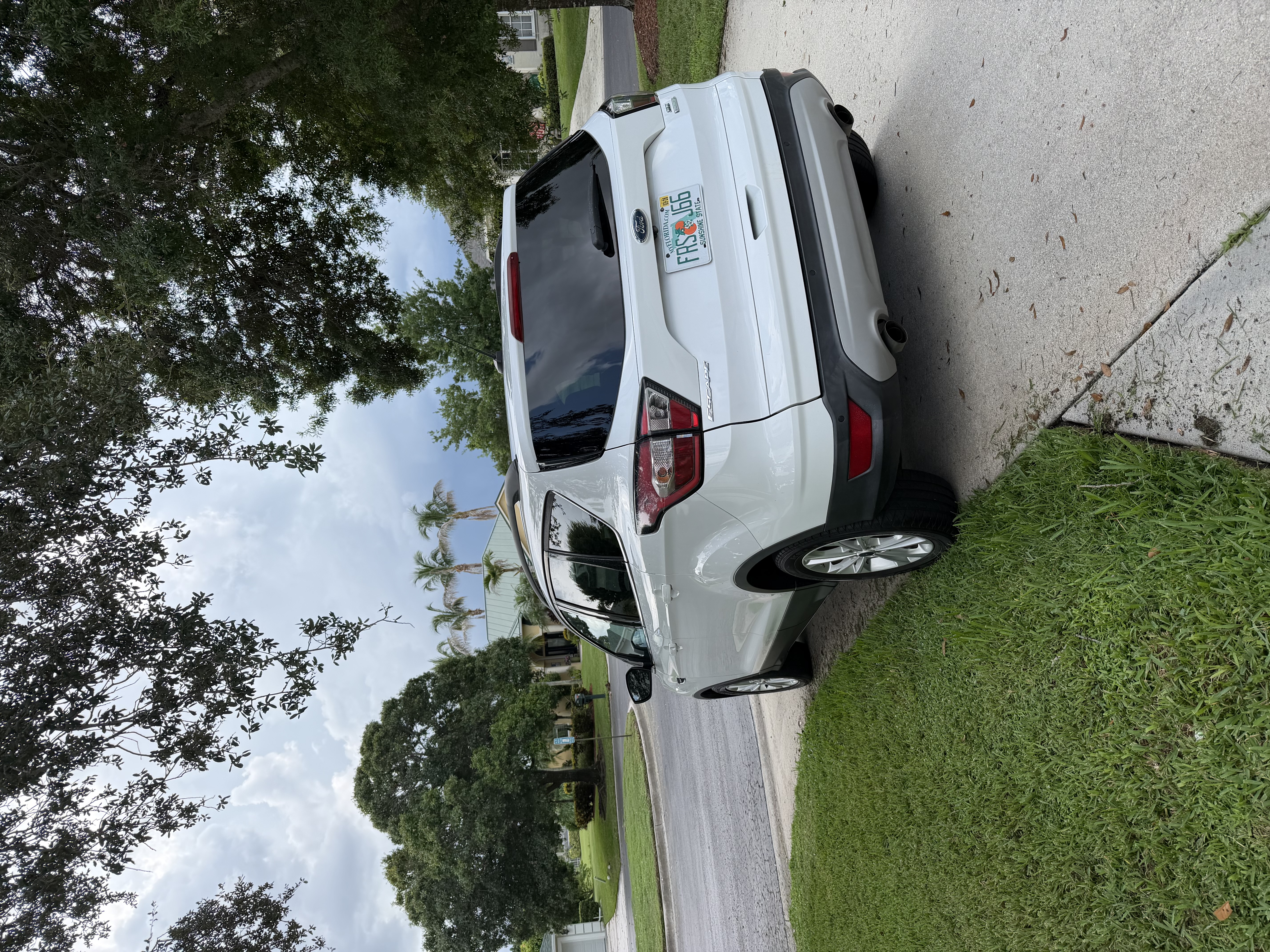 Used 2018 Ford Escape SE FWD image 5