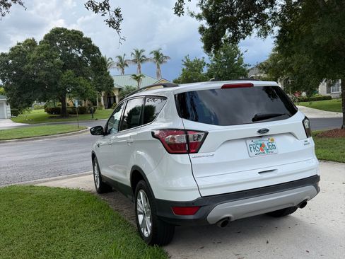 Used 2018 Ford Escape SE FWD image 5
