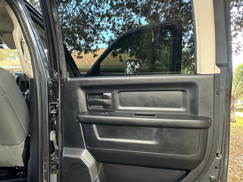 Used 2018 RAM 2500 Tradesman w/ Chrome Appearance Group image 26
