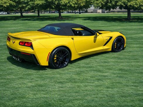 Used 2015 Chevrolet Corvette Stingray Convertible w/ 3LT Preferred Equipment Group RWD image 19
