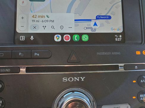 Used 2017 Ford Explorer Platinum image 25