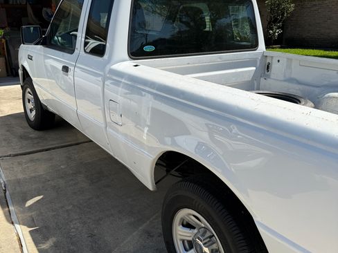 Used 2011 Ford Ranger XLT image 4