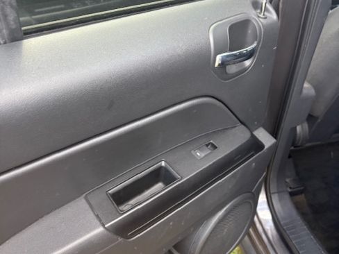 Used 2017 Jeep Patriot Sport w/ Power Value Group image 10