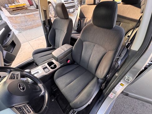 Used 2013 Subaru Outback 2.5i Premium w/ All-Weather Pkg image 11