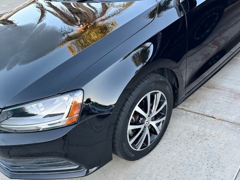 Used 2017 Volkswagen Jetta SE image 9