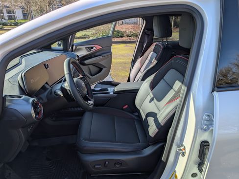 Used 2025 Chevrolet Equinox EV RS image 22