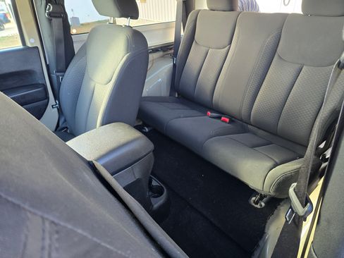 Used 2017 Jeep Wrangler Sport image 8