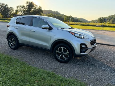 Used 2022 Kia Sportage LX AWD/4WD image 4
