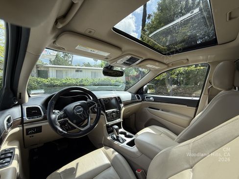 Used 2017 Jeep Grand Cherokee Limited image 15
