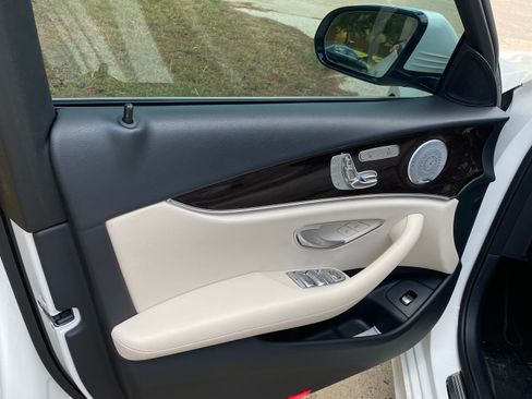 Used 2020 Mercedes-Benz E 350 Sedan image 10