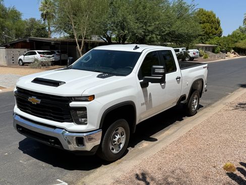 Used 2024 Chevrolet Silverado 2500 W/T w/ WT Convenience Package AWD/4WD image 4