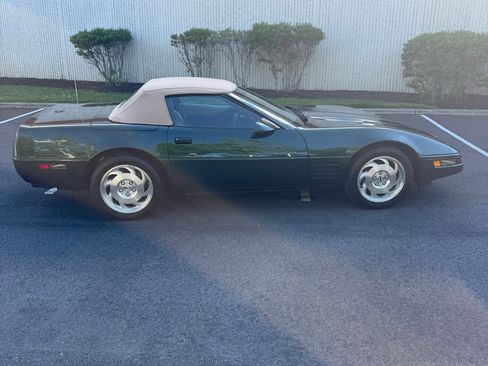 Used 1994 Chevrolet Corvette Convertible RWD image 1