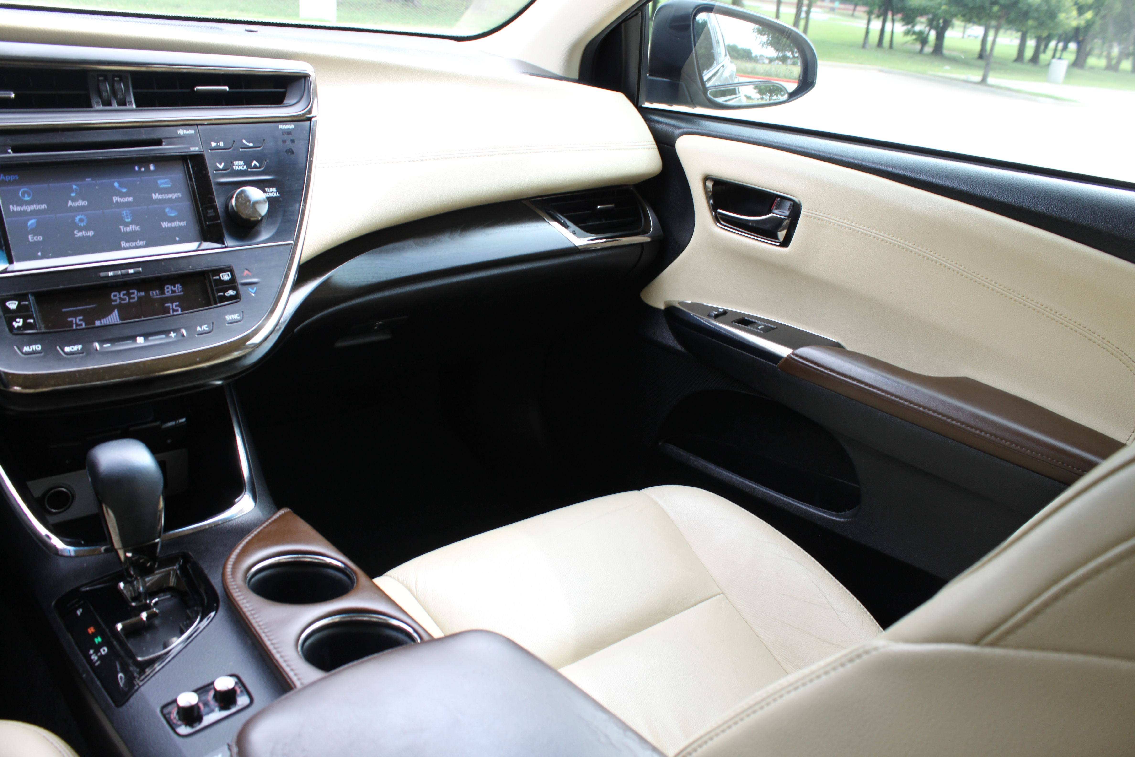 Used 2018 Toyota Avalon XLE Premium FWD image 25