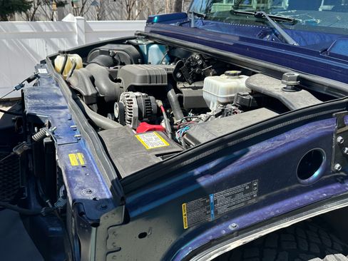 Used 2008 HUMMER H2 SUT w/ Silver Ice Limited Edition image 9