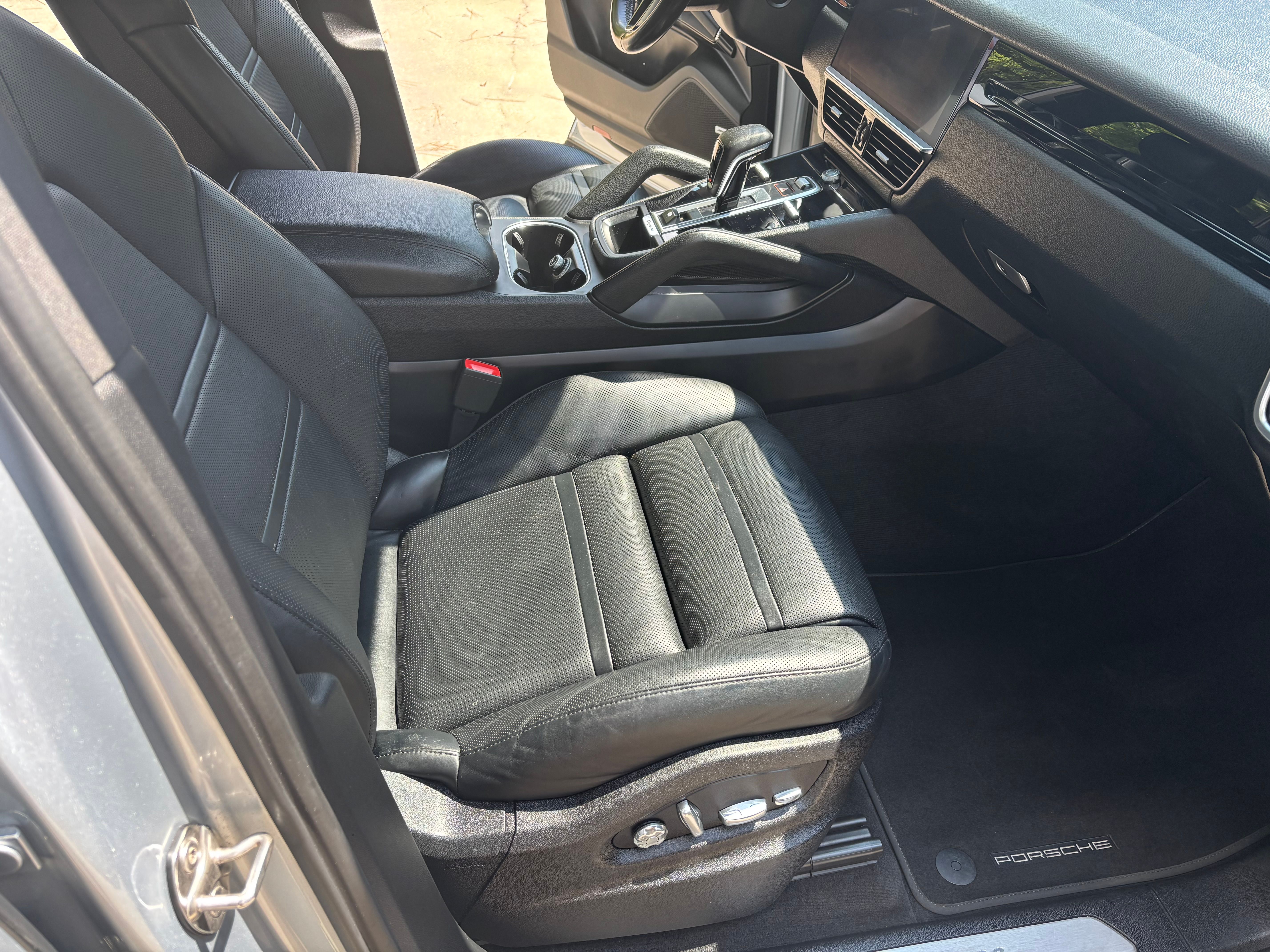 Used 2019 Porsche Cayenne AWD/4WD image 6