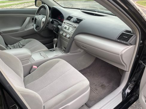 Used 2011 Toyota Camry LE image 18