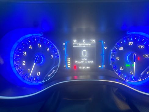 Used 2017 Chrysler Pacifica Touring-L image 18